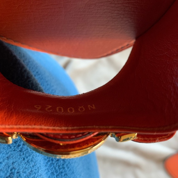 LOUIS VUITTON SLIDES - Picture 7 of 8